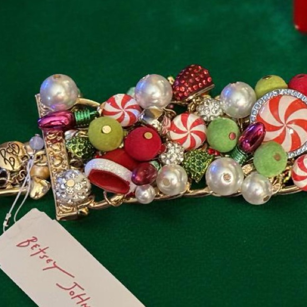 Betsey Johnson NWT Festive Fun Retro Chunky Christmas Charm Bracelet (J162) - Picture 2 of 12